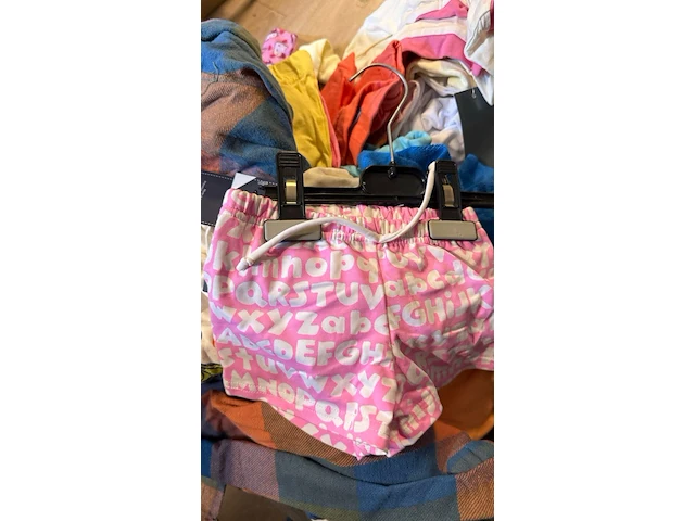 Ca. 1150x kinderkleding, dames panty’s en leggings, inlegzolen, schoenveters, schoenen en accessoires - afbeelding 24 van  26