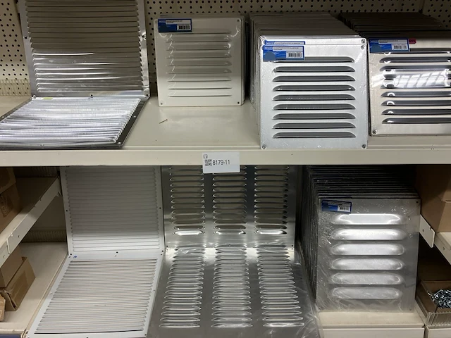 Ca. 115x diverse ventilatieroosters aluminium rvs - afbeelding 1 van  7