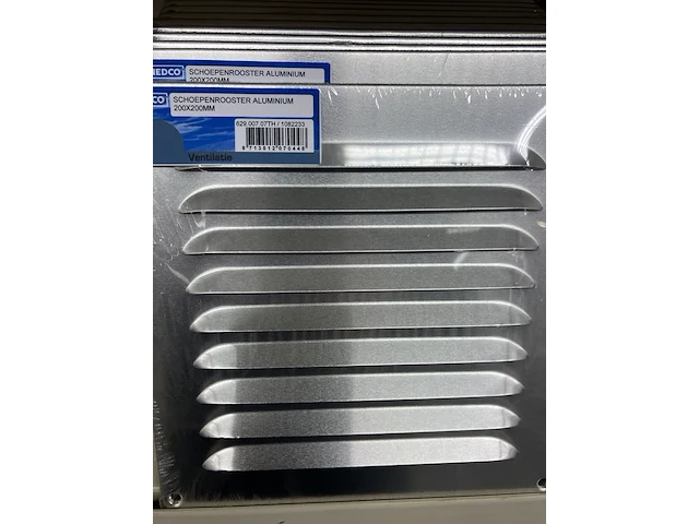 Ca. 115x diverse ventilatieroosters aluminium rvs - afbeelding 3 van  7