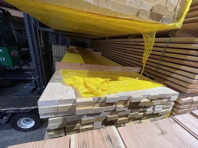 Ca. 115x vuren regels sls, 38x89mm, lengte 420cm - afbeelding 1 van  3