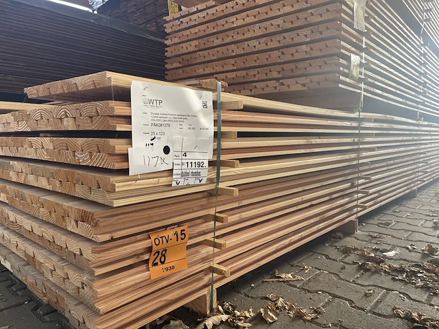 Ca. 117x douglas dubbele rhombus, 25x123mm, lengte 500cm - afbeelding 4 van  4