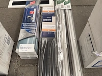 Ca. 11x brievenbusborstels en dorpelprofielen voordeur - afbeelding 1 van  4