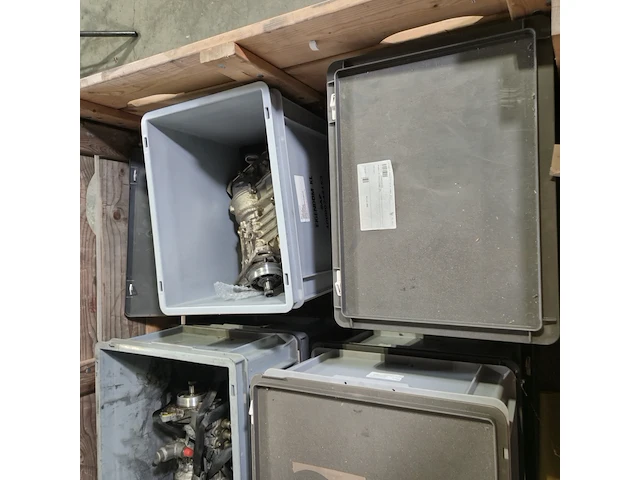 Ca. 11x diverse brandstofinspuitpomp, in kunststof transportkist - afbeelding 6 van  7