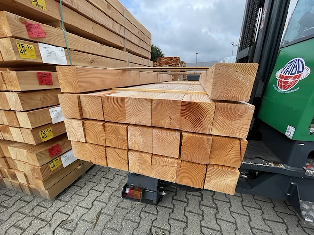 Ca. 11x douglas balken geschaafd, 140x140mm, lengte 300cm - afbeelding 3 van  3