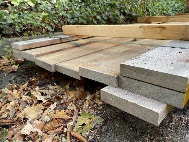 Ca. 11x ipé planken fijnbezaagd, 27x130mm, lengte 275cm - afbeelding 3 van  3