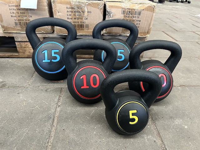 Ca. 11x kettlebell (4x 15kg, 4x 10kg, 3x 5kg) - afbeelding 3 van  5