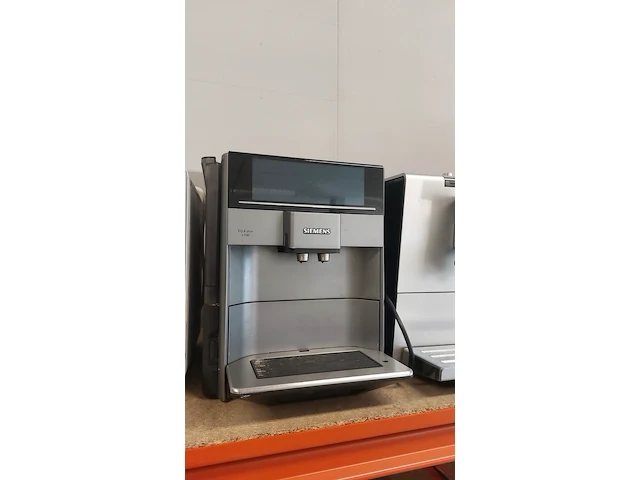 Ca. 11x koffie bonen machines, smeg, siemens, miele - afbeelding 2 van  14