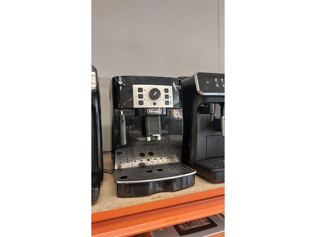 Ca. 11x koffie bonen machines, smeg, siemens, miele - afbeelding 5 van  14