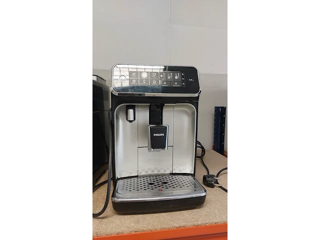 Ca. 11x koffie bonen machines, smeg, siemens, miele - afbeelding 12 van  14