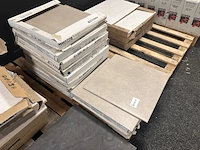 Ca. 12 m² vloertegels - afbeelding 1 van  2