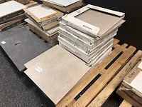 Ca. 12 m² vloertegels - afbeelding 2 van  2