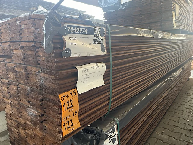 Ca. 120x channelsiding bruin geïmpregneerd, 18x140mm, lengte 480cm - afbeelding 2 van  3