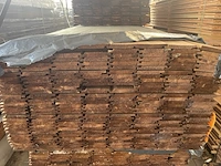 Ca. 120x channelsiding bruin geïmpregneerd, 18x140mm, lengte 480cm - afbeelding 3 van  3