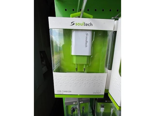 Ca. 120x display met telefoon accessoire, soultech en exclusive - afbeelding 7 van  14