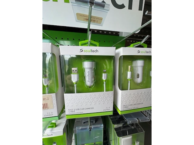 Ca. 120x display met telefoon accessoire, soultech en exclusive - afbeelding 9 van  14