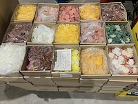 Ca. 120x dozen waxmelts - afbeelding 1 van  7