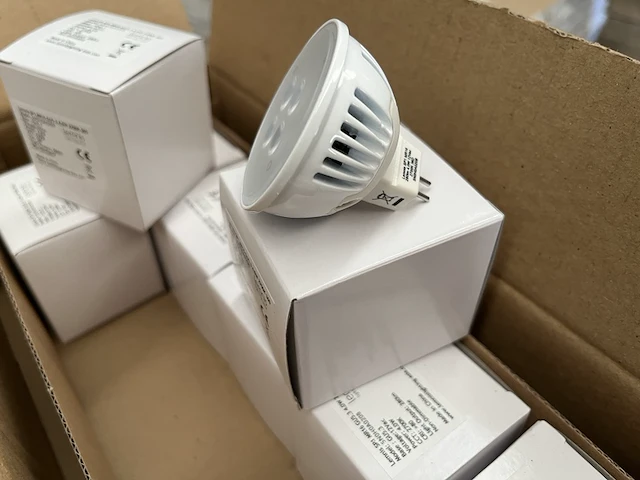 Ca. 120x led spot sp1 mr16 gu5.3 4w 2700k lemnis lighting - afbeelding 1 van  4