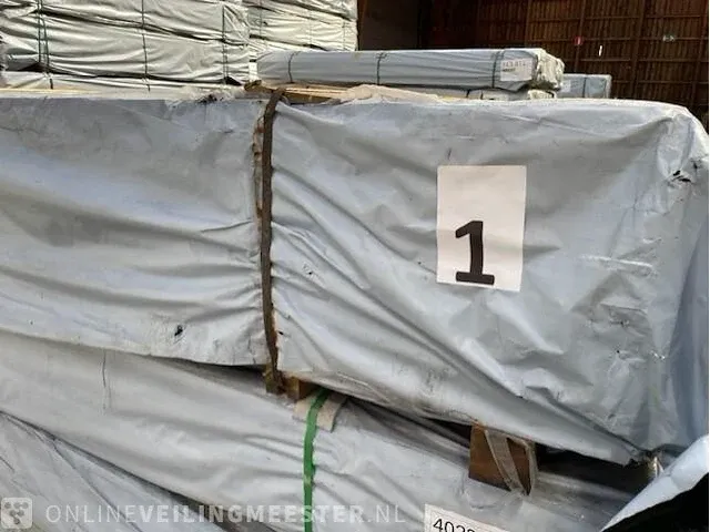 Ca. 120x planken zwarte zweeds rabatdelen 240cm lang - afbeelding 4 van  5