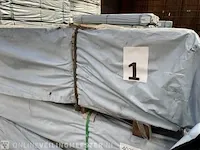 Ca. 120x planken zwarte zweeds rabatdelen 240cm lang - afbeelding 4 van  5