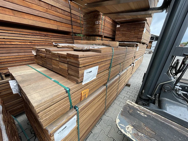 Ca. 122x guyana teak planken geschaafd, 25x140mm, lengte 59/145cm, 14/215cm, 49/275cm - afbeelding 2 van  3