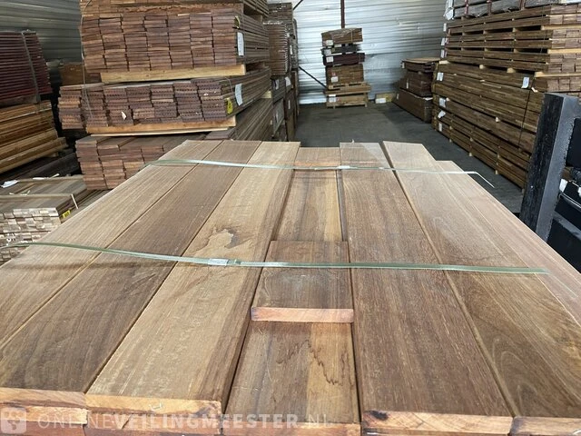 Ca. 123x guyana teak hardhouten planken geschaafd, 21x140mm, lengte 41/125cm, 34/185cm, 48/155cm - afbeelding 1 van  3