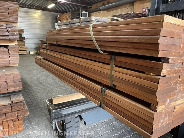 Ca. 123x guyana teak hardhouten planken geschaafd, 21x140mm, lengte 41/125cm, 34/185cm, 48/155cm - afbeelding 2 van  3