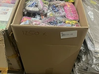 Ca. 1250x voetbalschoen sleutelhangers - afbeelding 7 van  7