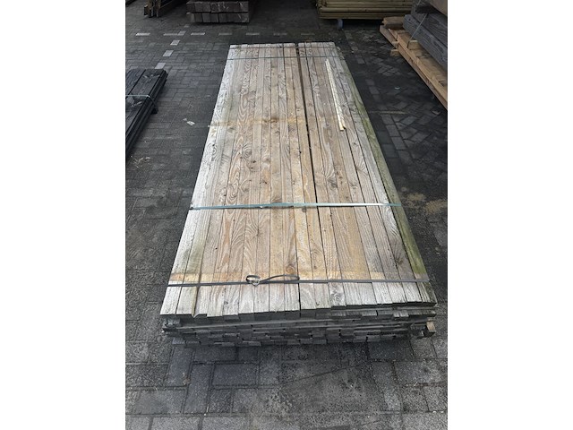 Ca. 126x douglas regels 126x | fijnbezaagd | 4 x 6 x 300 cm , 4 x 6 x 300 cm - afbeelding 1 van  2