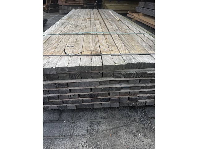 Ca. 126x douglas regels 126x | fijnbezaagd | 4 x 6 x 300 cm , 4 x 6 x 300 cm - afbeelding 2 van  2