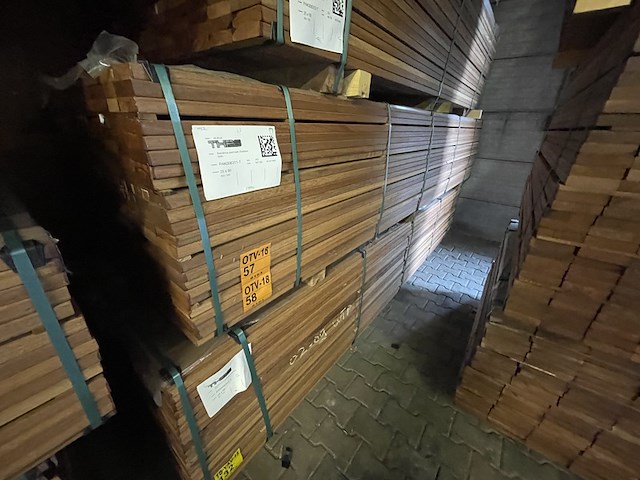 Ca. 126x guyana teak planken geschaafd, 25x90mm, lengte 335cm - afbeelding 4 van  4