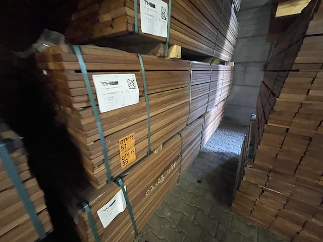 Ca. 127x guyana teak planken geschaafd, 25x90mm, lengte 335cm - afbeelding 4 van  5