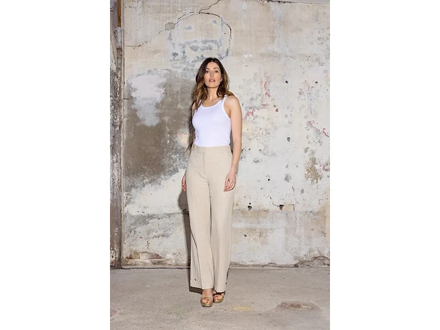 Ca. 12x broek en 11x blazer, suitss me, off-beat, sand - afbeelding 1 van  7