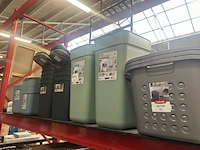 Ca. 12x curver (afval)bakken en wasmanden - afbeelding 1 van  8