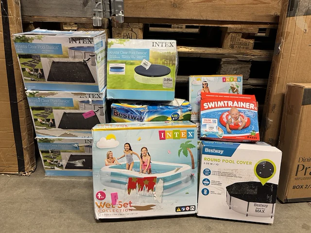 Ca. 12x diversen w.o. zwembadaccessoires, zwembad w.o. intex, bestway - afbeelding 1 van  6