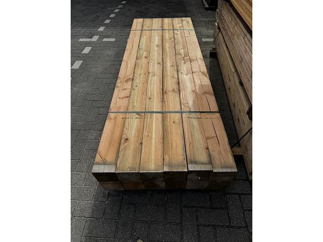 Ca. 12x douglas palen geschaafd / verlijmd, 14x14x240cm - afbeelding 1 van  3