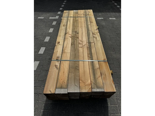 Ca. 12x douglas palen geschaafd / verlijmd, 14x14x240cm - afbeelding 1 van  3