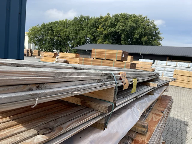Ca. 12x douglas zweeds rabat, 26x185mm, lengte 300cm - afbeelding 2 van  3