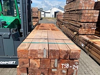 Ca. 12x massaranduba balken fijnbezaagd, 150x150mm, lengte 400cm - afbeelding 1 van  4