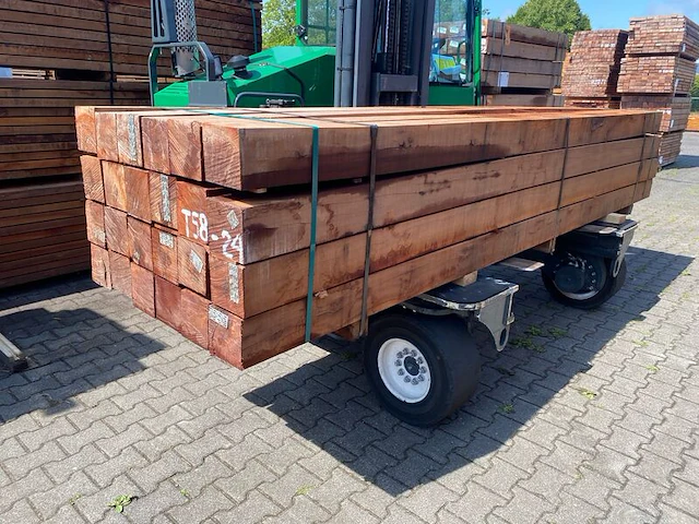 Ca. 12x massaranduba balken fijnbezaagd, 150x150mm, lengte 400cm - afbeelding 2 van  4