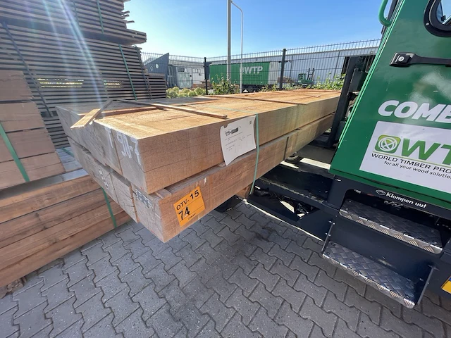 Ca. 12x massaranduba balken fijnbezaagd, 150x150mm, lengte 400cm - afbeelding 4 van  4