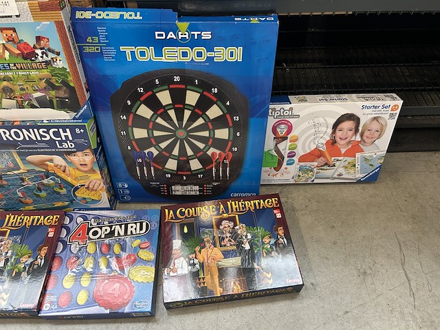 Ca. 12x speelgoed w.o. puzzels en spellen w.o. clementoni marvel, minecraft, paw patrol, wetenschap & spel - afbeelding 2 van  8