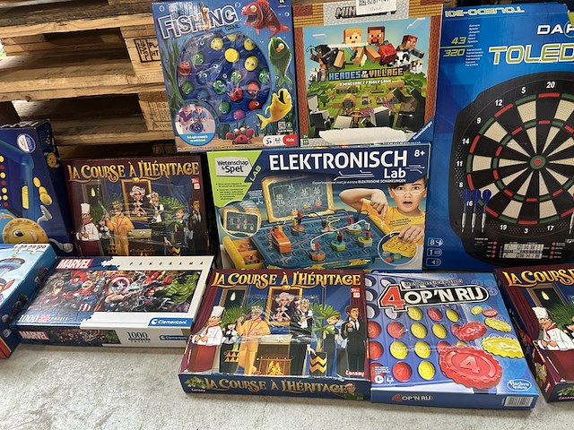 Ca. 12x speelgoed w.o. puzzels en spellen w.o. clementoni marvel, minecraft, paw patrol, wetenschap & spel - afbeelding 3 van  8