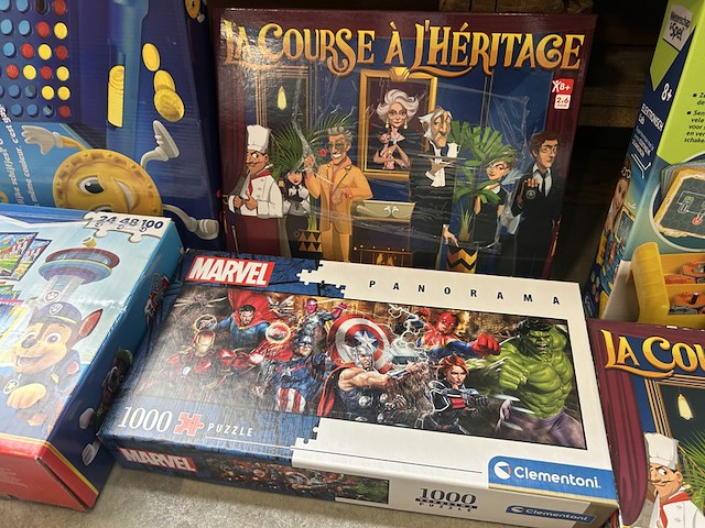 Ca. 12x speelgoed w.o. puzzels en spellen w.o. clementoni marvel, minecraft, paw patrol, wetenschap & spel - afbeelding 8 van  8