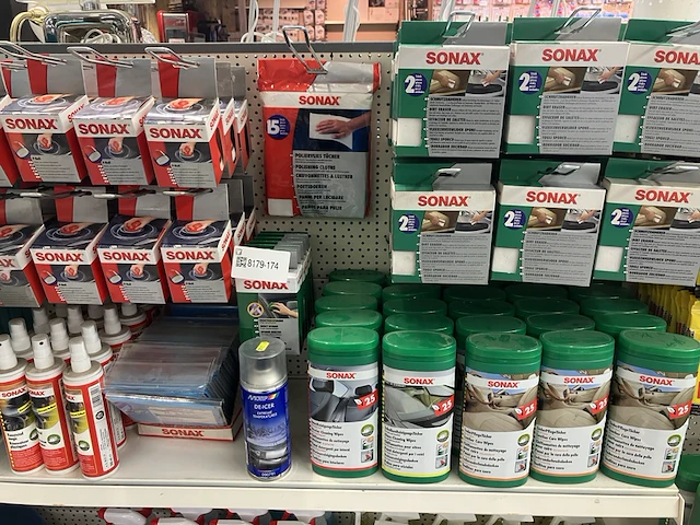 Ca. 130x sonax polijst en reiniging - afbeelding 1 van  9