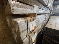 Ca. 132x guyana teak dekdelen gevingerlast, 21x90mm, lengte 400cm - afbeelding 4 van  5