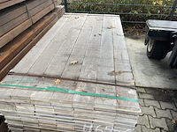 Ca. 133x ipé planken fijnbezaagd, 27x130mm, lengte 43/185cm, 8/215cm, 82/245cm - afbeelding 1 van  3