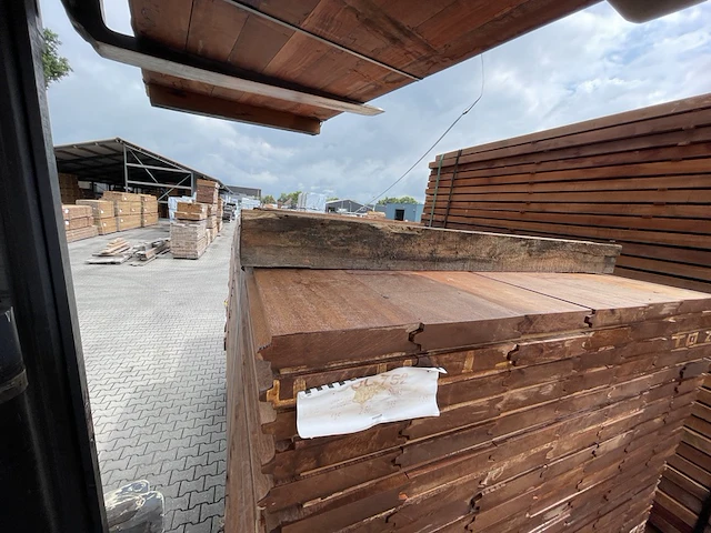 Ca. 133x massaranduba damwand/paardenbox profiel, 28x145mm, lengte 250cm - afbeelding 1 van  3