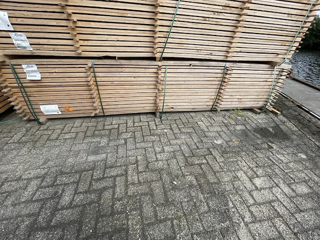 Ca. 135x douglas planken fijnbezaagd, 22x200mm, lengte 400cm - afbeelding 4 van  4