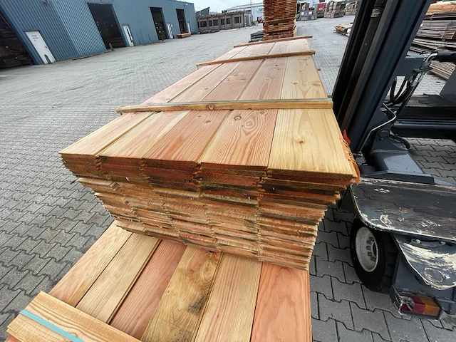Ca. 135x douglas veer en groef, 18x190mm, lengte 300cm - afbeelding 1 van  3