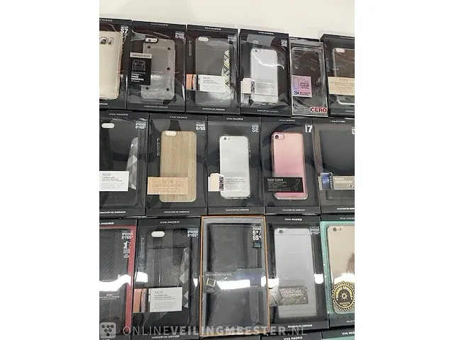 Ca. 135x mix telefoonhoesjes iphone & galaxy viva madrid , divers - afbeelding 6 van  7